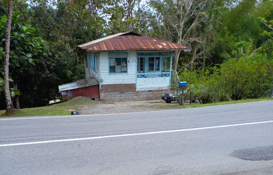 HOUSE FOR SALE TRINIDAD TABLELAND,NAPARIMA MAYARO MAIN ROAD